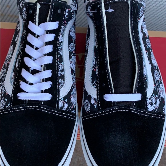 Vans Black and White Floral Sneakers Size 7 - Picture 10 of 16